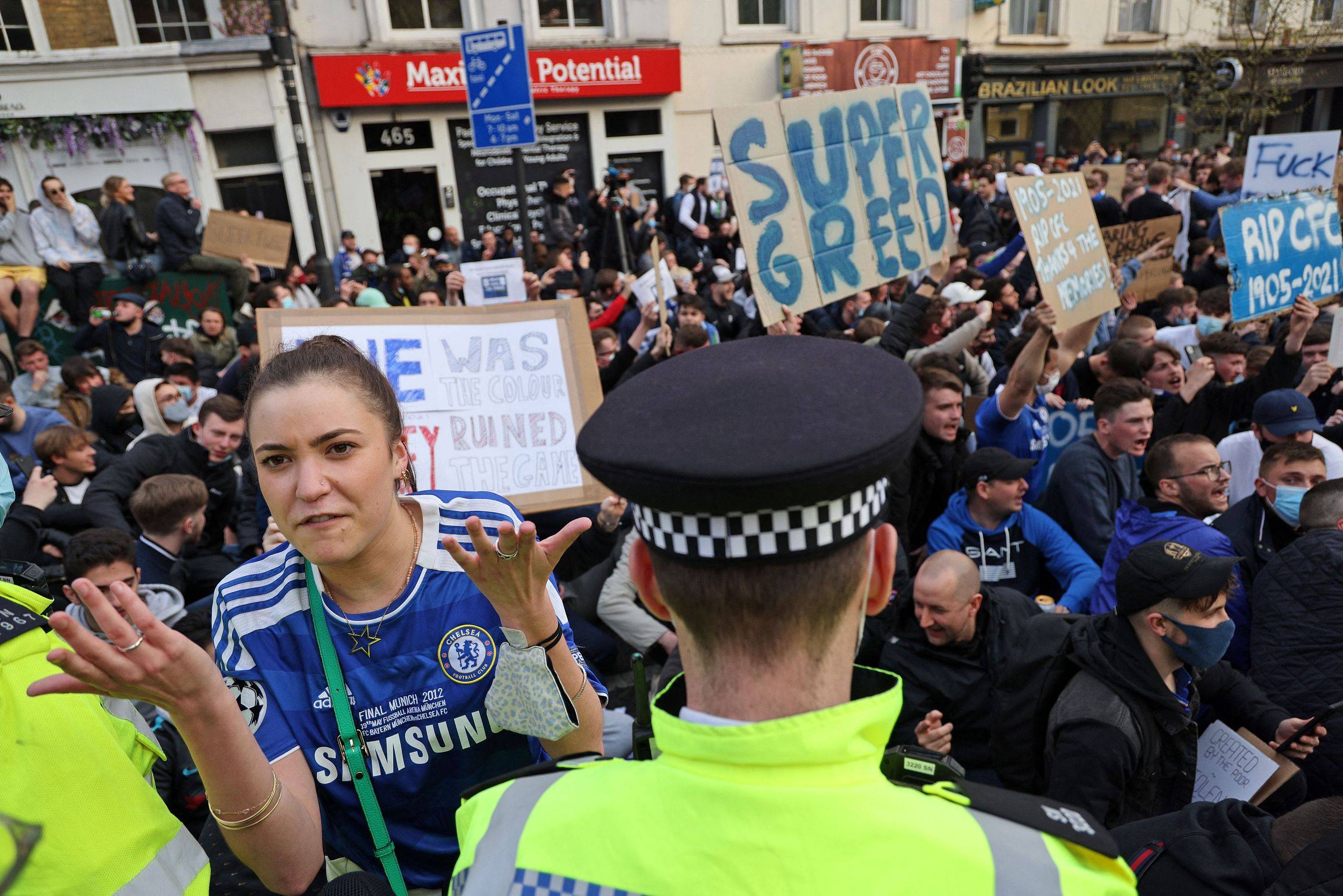 门兴格拉德巴赫远射贴柱备战CBA季后赛纳达尔与70激战阿森纳分钟，今晚芝加哥公牛调整名单以备欧联瞬间刷屏(门兴格拉德巴赫vs圣保利比分预测)